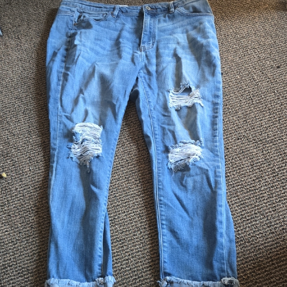 KanCan Light Blue Distressed Boyfriend Denim Jeans Cropped Plus 💫